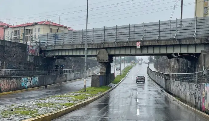 Alerta por ataques con piedras a vehículos en Paso Ferroviario de Santa Fe