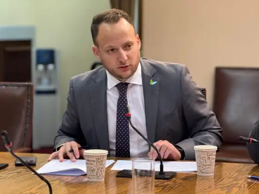 Diputado Guzmán oficia a EFE exigiendo medidas urgentes de seguridad en cruces ferroviarios del Maule