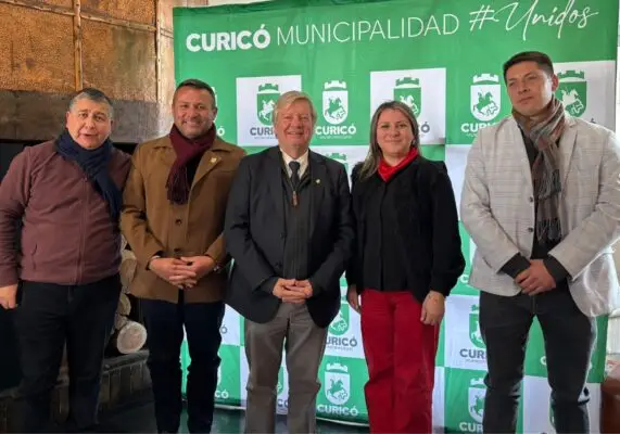 Alcaldes de la provincia de Curicó y Río Claro sellan convenio de ayuda mutua