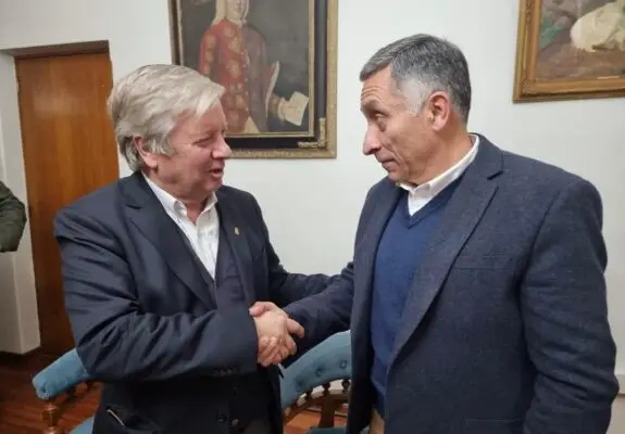 Alcalde de Curicó y candidato al Senado se reúnen para abordar temáticas locales