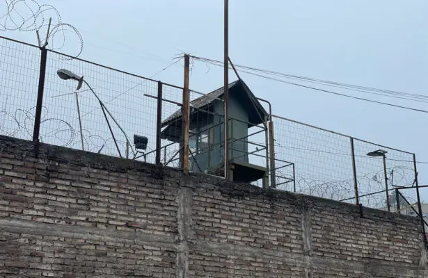 Frustran ingreso de múltiples drogas a la cárcel de Curicó: Detenido queda en prisión preventiva
